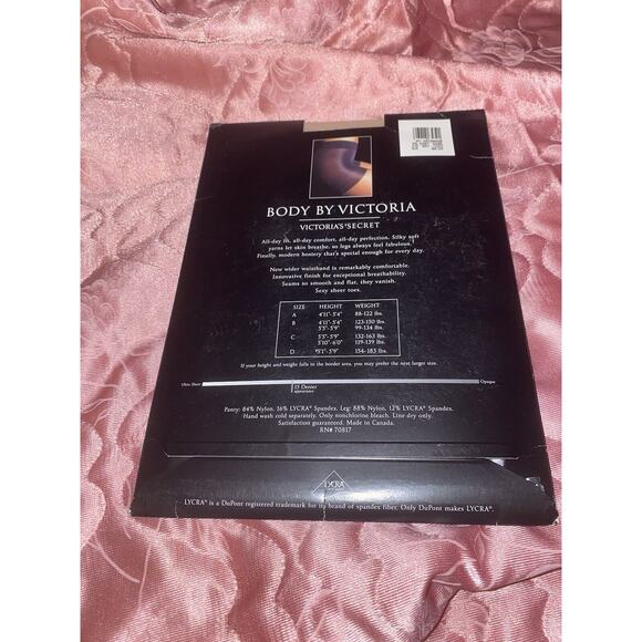 Victoria's Secret Body by Victoria Control Top Size B Fair 15 Denier Pantyhose - Picture 3 of 5